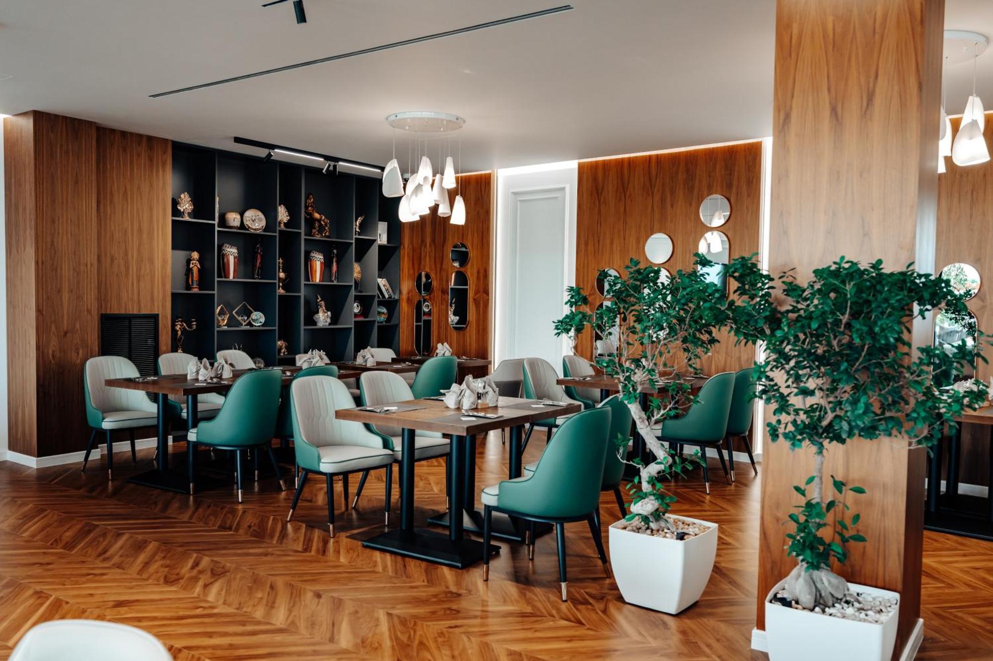 Hotel Holiday Hotel 4*