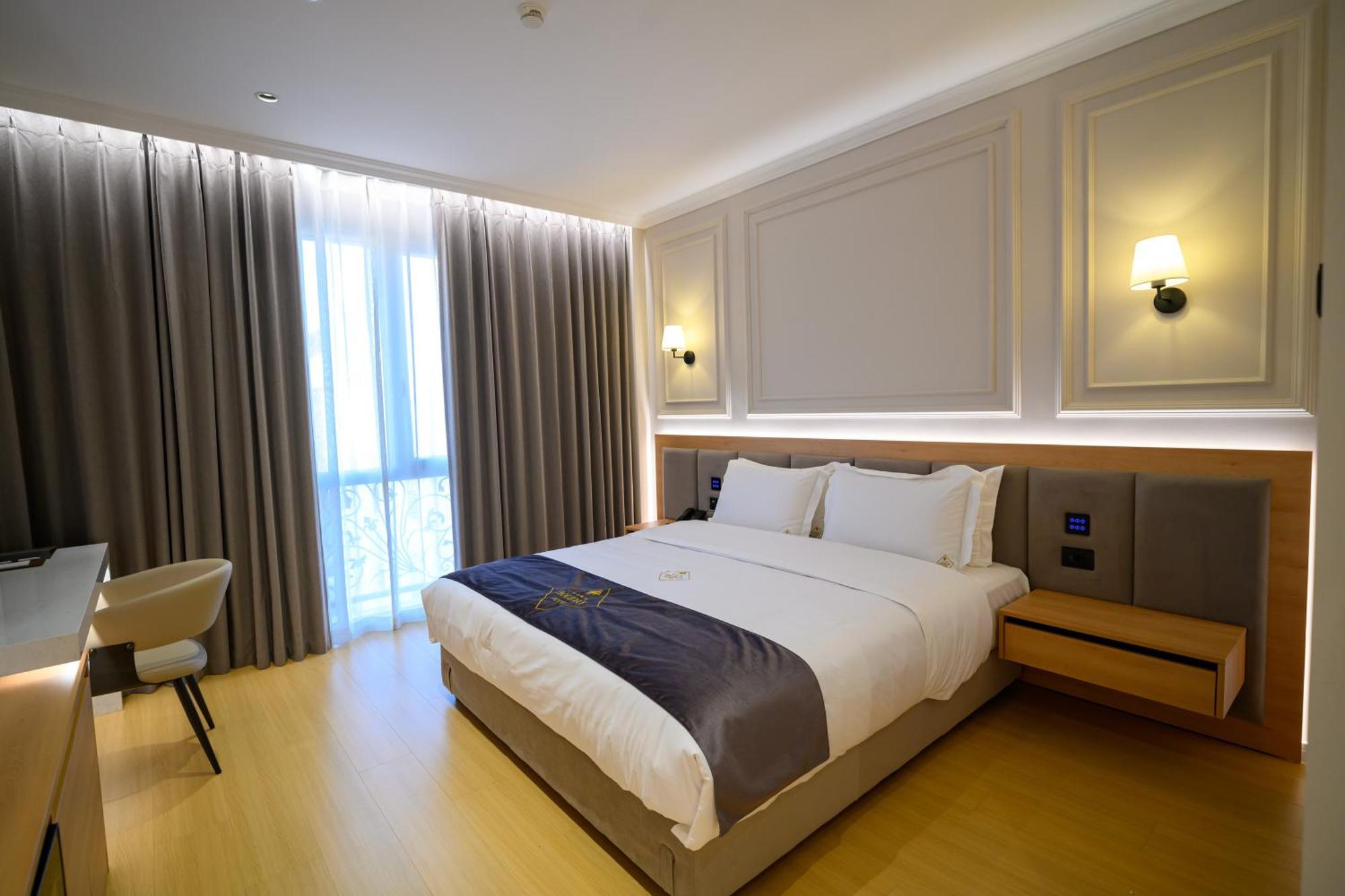 Hotel Holiday Hotel