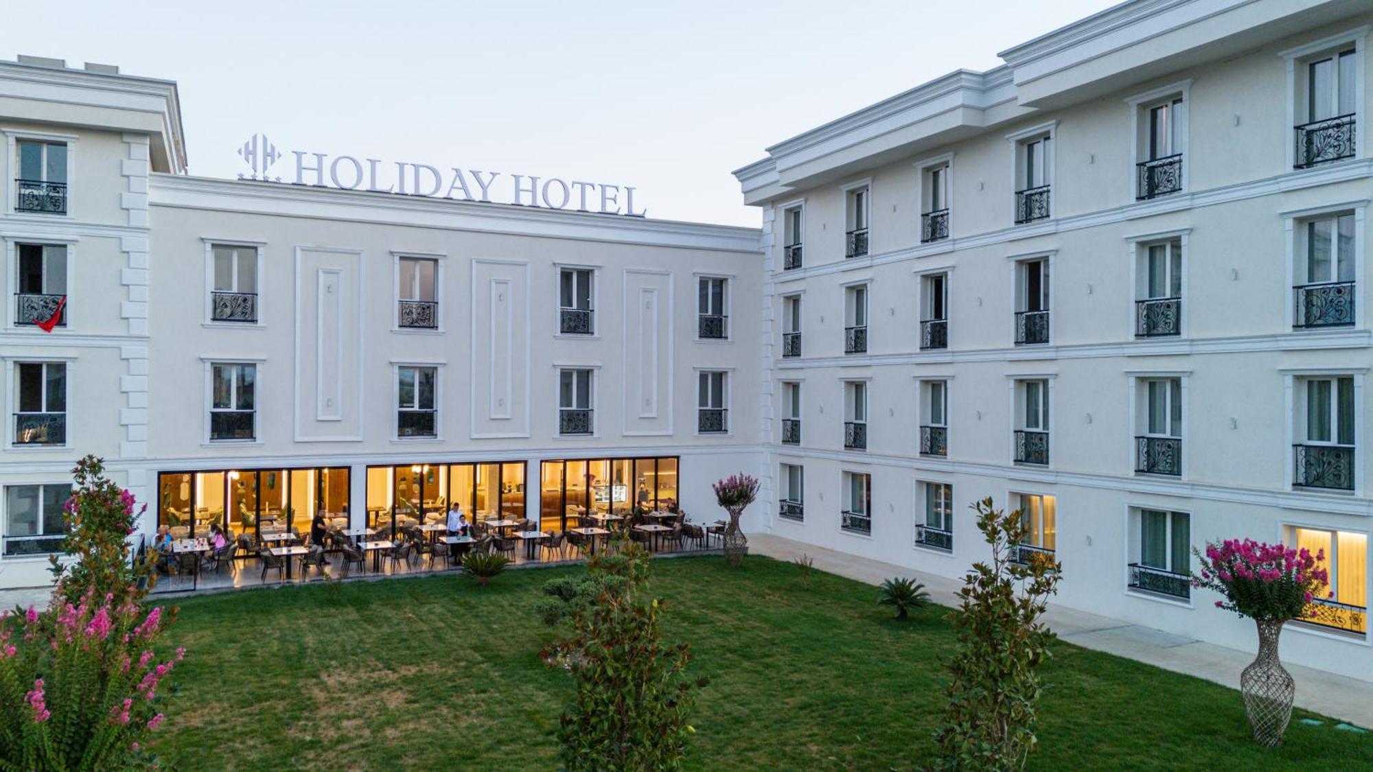 Holiday Hotel Hotel 4*